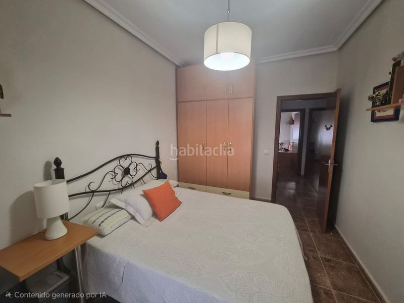 Foto 25c9d786-c029-40a1-b3a8-b9080bb00b72. Casa adossada a Sur Mérida