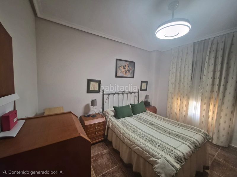 Foto 441f51a3-e3e2-477a-aa39-7e4a41e7270d. Casa adossada a Sur Mérida