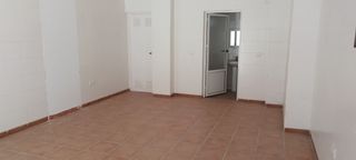 Business premise in Centro. Local comercial, ideal inersion posibilidad de hacer apartamento