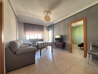 Etagenwohnung in Centro. Venta de piso al lado de antonio hurtado de 4 habitaciones y dos