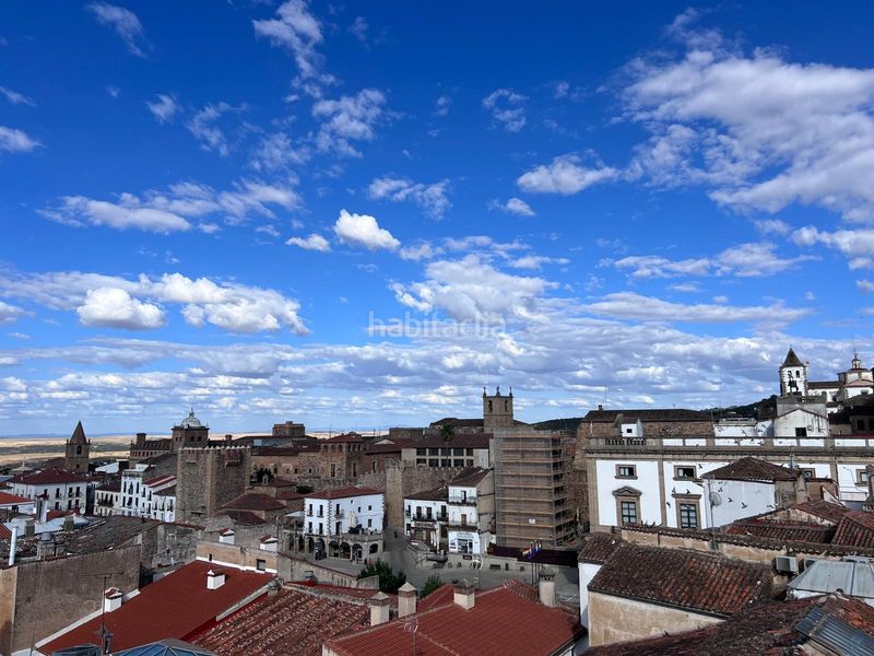 Foto b7cd93fe-04a6-417e-b37a-0cd9bf80ff64. Pis a Casco Antiguo Cáceres