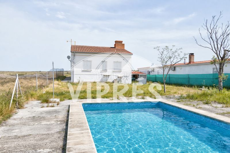 Foto a373b1fa-3a28-4fef-81ab-a30dffe13f23. Finca rústica a Casar de Cáceres
