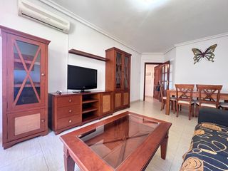 Flat in Nuevo Cáceres. Venta de piso de 4 habitaciones y 2 baños con garaje en nuevo cá