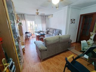 Flat in Oeste. Piso ascensor reformado poligono