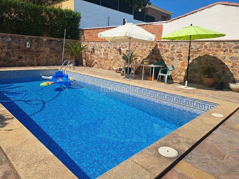 Foto cf07ba3f-bcb0-416f-863c-784573e9eecc. Xalet amb piscina a Ceres Golf Cáceres