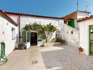 Casa in Casar de Cáceres. Gran casa independiente en casar de cáceres