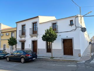 Casa a Esparragalejo. Casa esquinera en esparragalejo