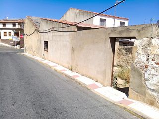 Casa in Esparragalejo. Casa esquinera en esparragalejo