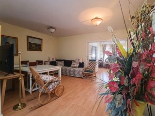 Casa in Centro. Venta de alto de casa  y  local en  zona del calvario