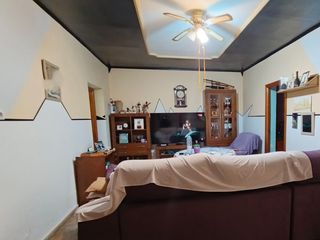 Haus in Esparragalejo. Casa 3 habitaciones, 2 baños, 2 salones, 2 trasteros y garaje pa