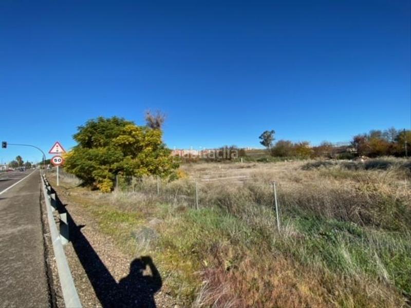 Foto 76084fb2-4caf-4e34-93cc-8c453de9f3f2. Wohngrundstück in Carretera de Sevilla - Los Montitos Badajoz