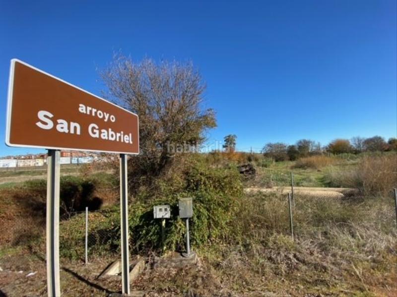 Foto dbd419a2-aaba-43c1-8588-969182bcec22. Wohngrundstück in Carretera de Sevilla - Los Montitos Badajoz