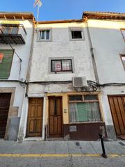 Pis a Hervás. Casabanco vende  alto de casa en hervás.