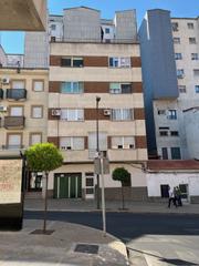 Appartement à Centro Ciudad. Casabanco vende piso de dos dormitorios en plasencia.