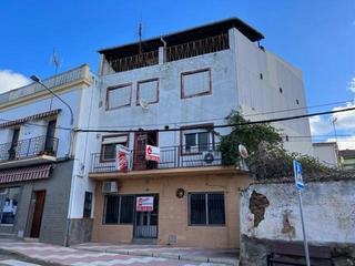 Edifici a Zorita. Casabanco vende edificio en  zorita