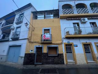 Maison à Torrejoncillo. Casabanco vende  vivienda para reformar  en torrejoncillo