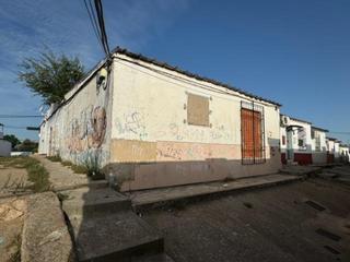 Maison à La Estación. Casabanco vende vivienda a reformar en  badajoz