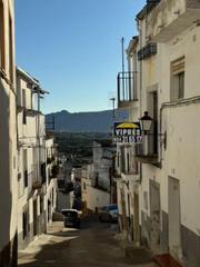 Masia a Alcuéscar. Casabanco vende vivienda  de cuatro dormitorios en alcuescar.