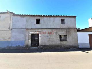 Casa a Calle miguel hernández 19. Casa de dos plantas en la localidad de torremocha  cáceres
