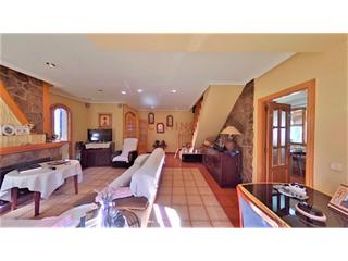 Xalet en Ruta de la Plata. Chalet en zona residencial y prxima al centro.