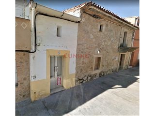 Piso en Arroyomolinos. Casa a reformar situada en la localidad de arroyomolinos, c�cere