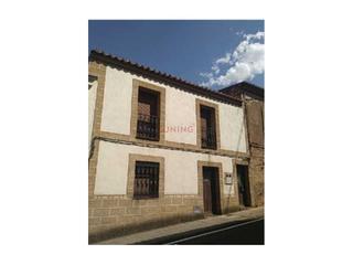 Casa  N/a. Casa en cáceres capital, en la calle nueva. con incidencias inmu
