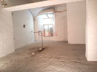 Local Comercial a Barrio nuevo 3. Oportunidad!!! inmueble ideal para conversión en vivienda. autor