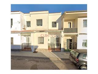 Maison jumelée à Casar de Cáceres. Vivienda situada en la provincia de cáceres, en el municipio de