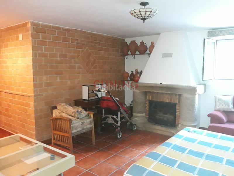 Foto 566e8861-9d1b-403e-81b6-6c5f84852e3d. Chalet  independiente zona la sierrilla. en Cáceres