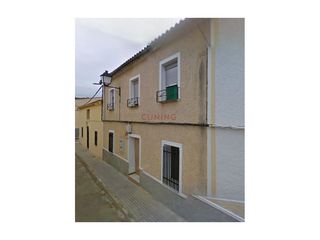 Etagenwohnung  Calle cervantes. Venta de piso situado en la localidad de aliseda cáceres.