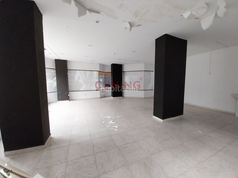 Foto e8ddf975-cff2-4ce0-82b5-38fcee6a3a58. Local comercial a Centro Cáceres