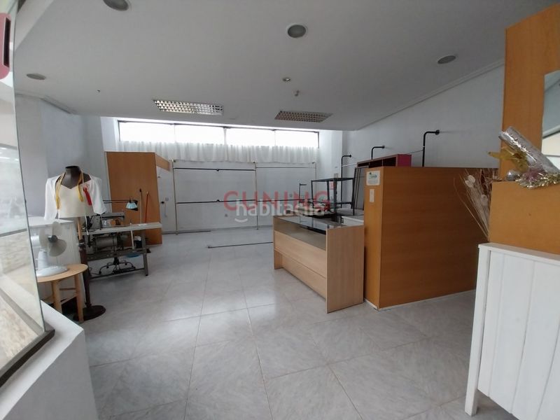 Foto cce2fb74-999c-47d9-9f73-16abad939fea. Local comercial a Centro Cáceres