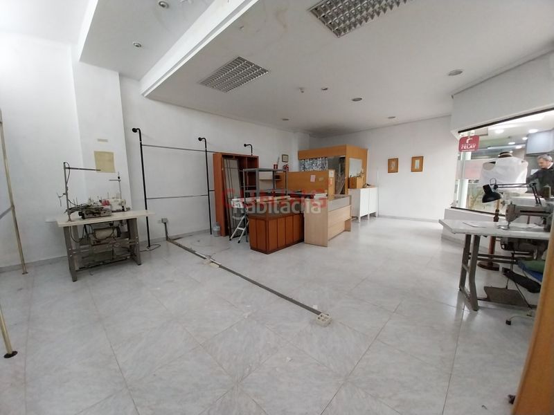 Foto da49a023-fdb5-48a3-ba78-24264784de52. Local comercial a Centro Cáceres