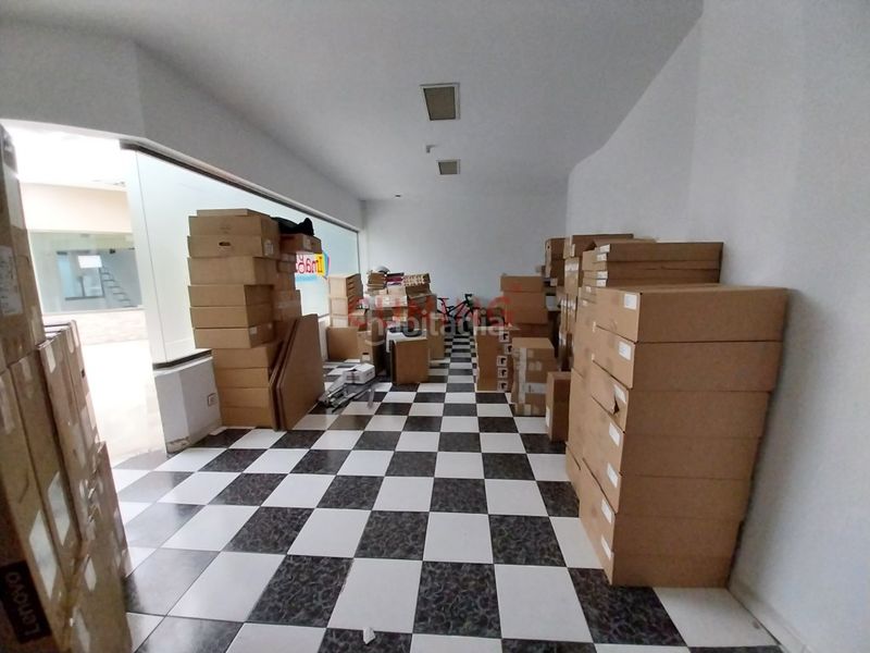 Foto d255c1cf-3284-4531-b988-1e6794acdc07. Local comercial a Centro Cáceres