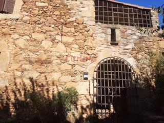 Maison  N/a. Casa histórica con escudo identificativo con la orden de alcánta