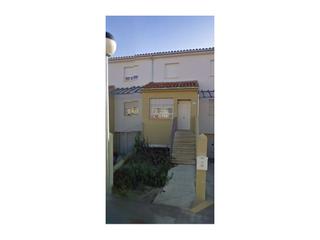 Casa adossada  N/a. Venta de vivienda unifamiliar adosada en trujillo. con incidenci