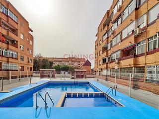 Appartement  N/a. Venta de apartamento en torrevieja, alicante, situado en un resi