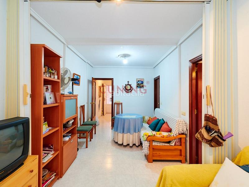 Foto 3e188e01-f44f-41f4-acdd-62ac0bed4eed. Piso venta de apartamento , alicante, situado en un residencial con piscina comunitaria. en Torrevieja