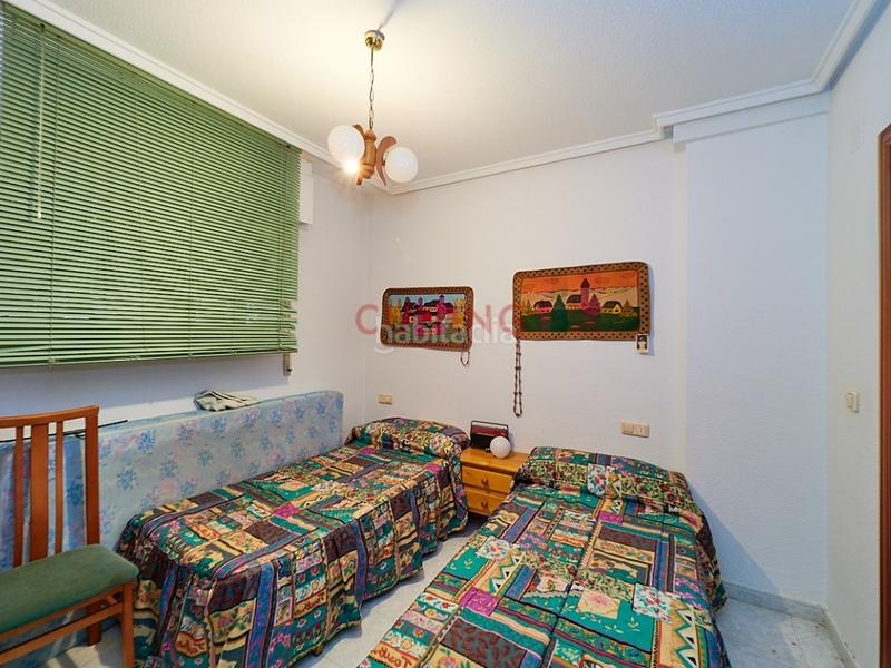 Foto 492d32f3-5f8e-4a80-a48c-ffe696120274. Piso venta de apartamento , alicante, situado en un residencial con piscina comunitaria. en Torrevieja
