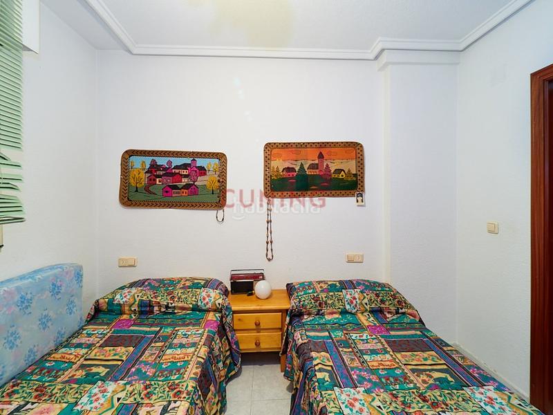 Foto 9c2b92b8-5169-425a-bf1c-0dec69ef75e3. Piso venta de apartamento , alicante, situado en un residencial con piscina comunitaria. en Torrevieja