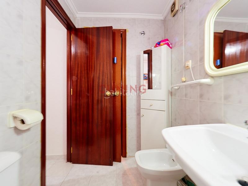 Foto cea97285-a846-4809-9bce-b4892e7c9fcb. Piso venta de apartamento , alicante, situado en un residencial con piscina comunitaria. en Torrevieja