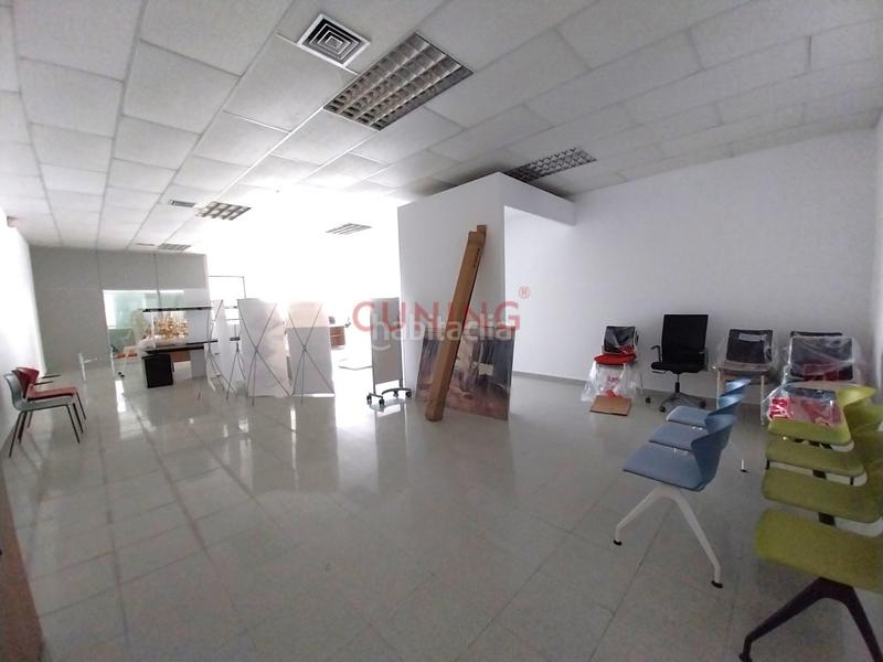 Foto 7046479d-a2d3-4463-b0d4-20849b8e5341. Alquiler local comercial alquiler de oficina situada en el polígono industrial las capellanías. en Cáceres