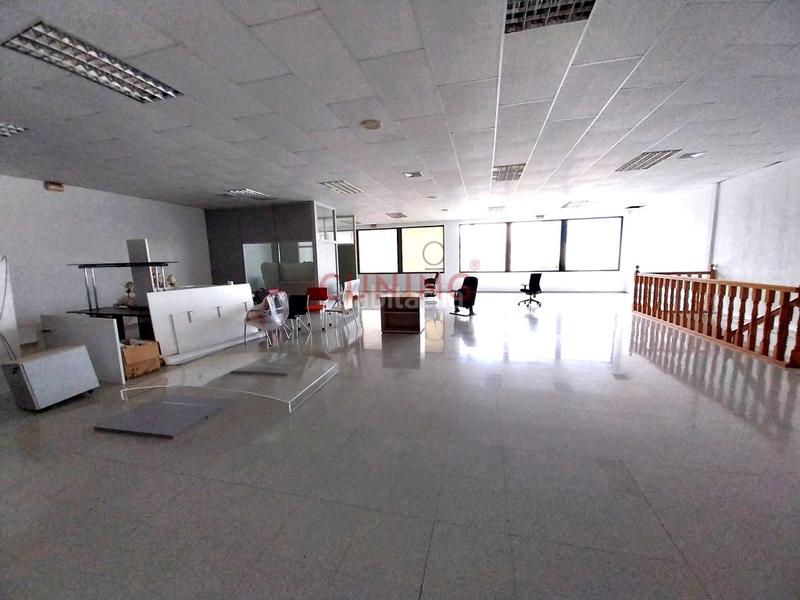 Foto c0024ae9-2dbd-4ea2-82e4-c8474ef60514. Alquiler local comercial alquiler de oficina situada en el polígono industrial las capellanías. en Cáceres