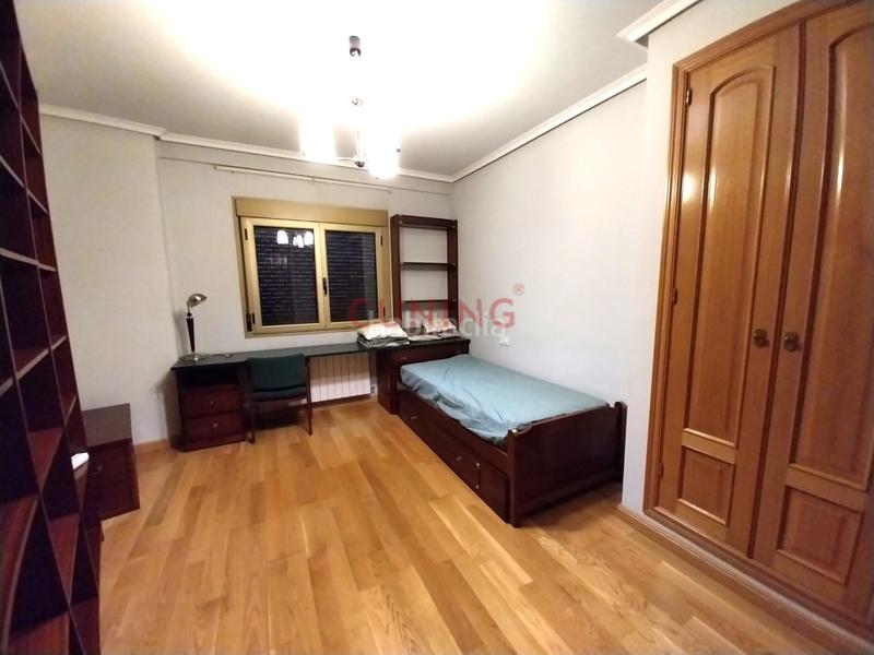 Foto 4c9ec963-8dfa-44a1-9edd-cc17a2d40134. Location appartement avec parking piscine dans Centro Cáceres