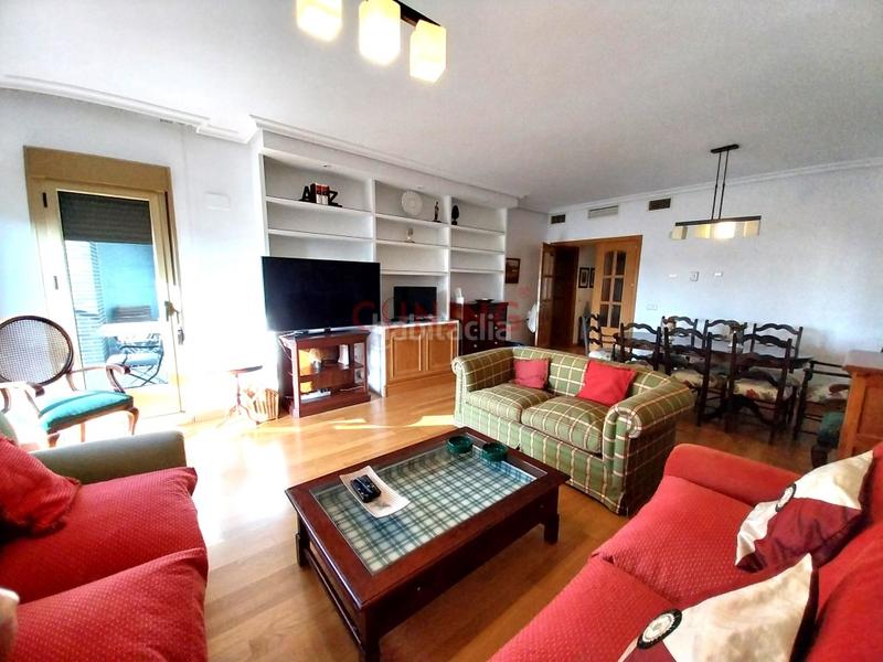 Foto 37693367-7c1a-48b7-b9d8-e79e08086b13. Rent flat with parking pool in Centro Cáceres