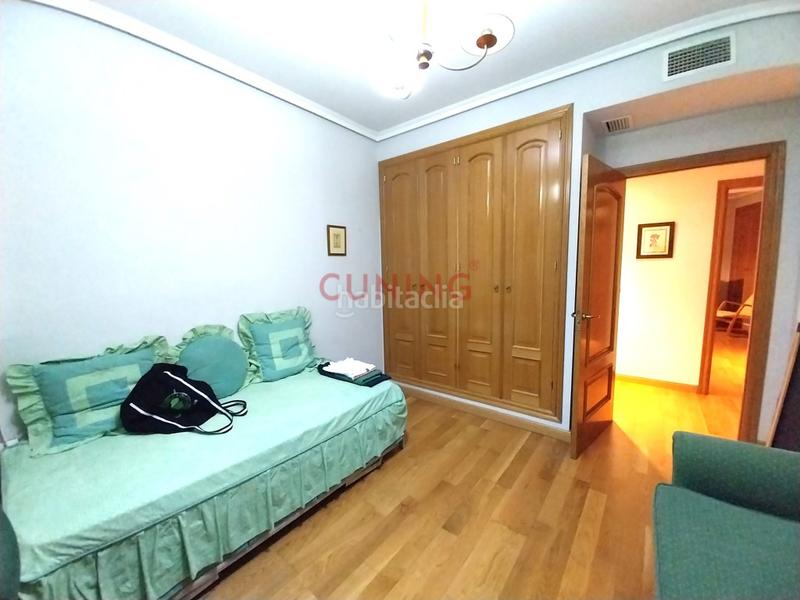 Foto 877ec1e1-d491-4cc4-9d75-795cd370120c. Rent flat with parking pool in Centro Cáceres