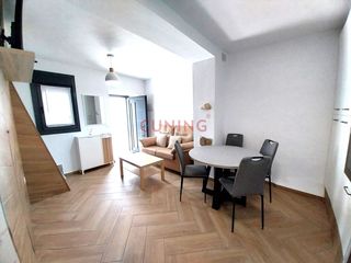 Rent Apartment  Calle pedro corbacho. Alquiler de apartamento situado junto a plaza de italia.