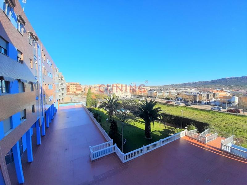 Foto a899cb25-c5dd-4b4d-8747-c89714bfde84. Apartamento venta de apartamento situado en casaplata con garaje, trastero y piscina comunitaria. en Cáceres