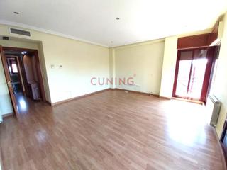 Alquiler Piso  N/a. Alquiler de vivienda sin amueblar, garaje y trastero situados en
