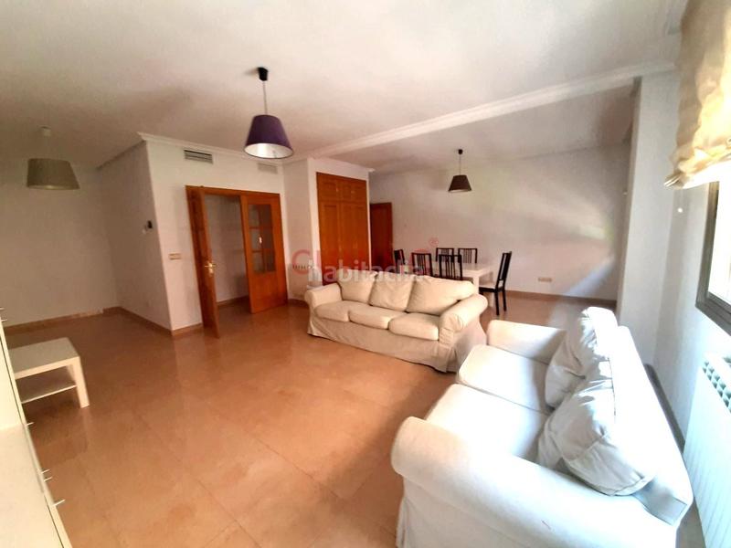 Foto b1a2b05e-6a51-4c08-aaf4-f8ff5c08c076. Location appartement avec parking dans Centro Cáceres